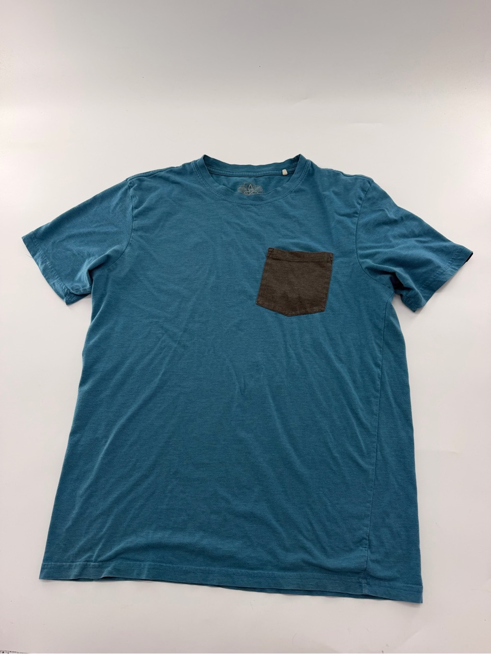 Prana Men’s Cotton Pocket T Shirt Tee Blue Medium Casual Short Sleeve